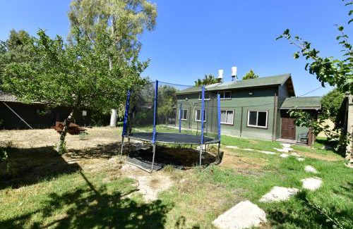 Hosen Cabin | Tzlil Hateva