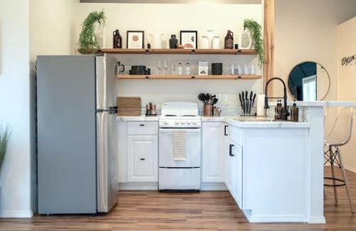 Logan Apartment | U-District Loft near GU w Self Check-in and Wifi