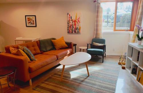 Southwest Edmonton House | U of A Homestay, Trails & Whyte Ave