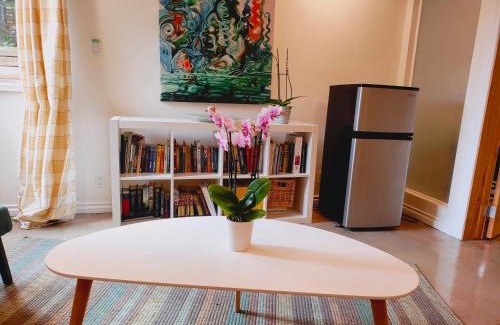 Southwest Edmonton House | U of A Homestay, Trails & Whyte Ave