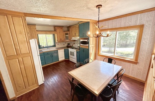 Newberry Cabin | U.P. Woodsy Cabin Retreat: central location, sauna, AC, sleeps 13!