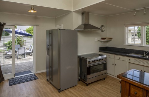 Solway Hotel | U Studios Masterton