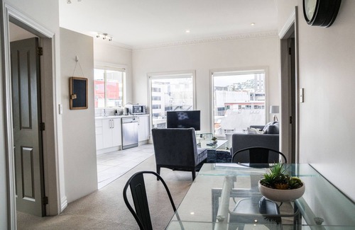 Te Aro Apartment | U Suites on Manners