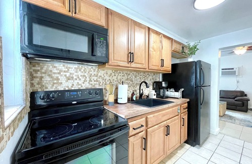 Dolphin Isles Apartment | U1-Beachfront-Paradise-Downtown