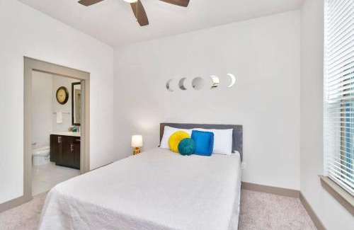 East Downtown Houston Apartment | U1 Penthouse With CAR Dwntown Houston 1BR 1BTH