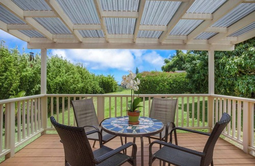Ulumalu House | UALANI RETREAT. Spacious Ocean/Mountain View Cottage.Private Tropical Sanctuary.