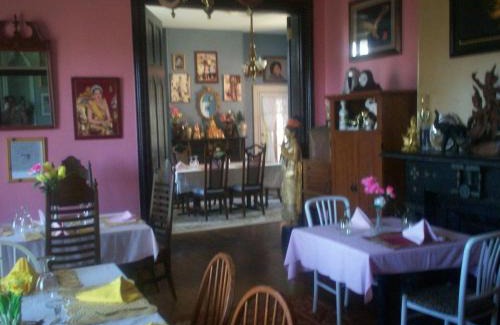Staunton Bed & Breakfast | Ubon Thai Victorian Inn & Restaurant