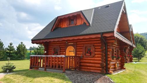 Velka Causa House | Ubytovanie Koliba Pacho - Zrub Anicka