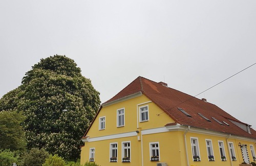 Klaushagen Apartment | Uckermark-Im Gutshaus vacation apartment