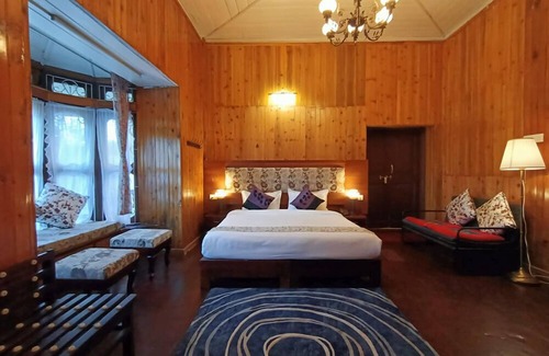Darjeeling Villa | Udaan Cedar Cottage