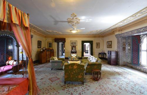 Dungarpur Hotel | Udai Bilas Palace