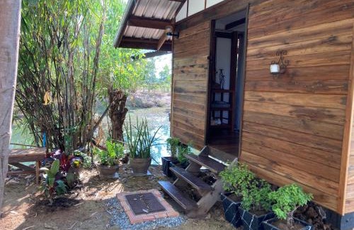 Kumphawapi House | Udon Thani Farm Stay Talay Bua Daeng