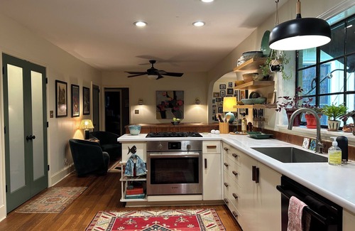 Athens House | UGA Gameday House: Tailgate + walk to Sanford Stadium - 4BR/3.5 bath in 5 Points