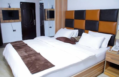 Calabar Hotel | Ugwis Hotel and Suites