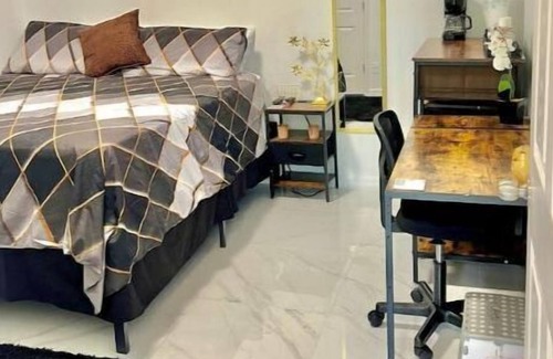 Kissimmee Apartment | Uhappyplace Florida Space for 2!
