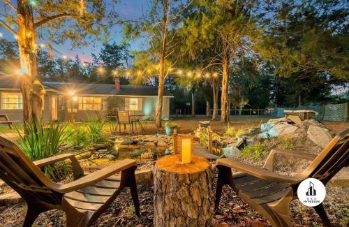 Eustis House | Uhost AI - Get Cozy & Relax! 4BR, 2BA, Hot Tub