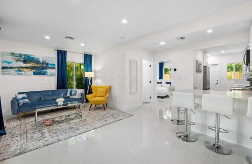 Victoria Park Apartment | Uhost AI - Stylish Apartment Steps from Beach