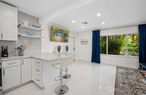Victoria Park Apartment | Uhost AI - Stylish Apartment Steps from Beach