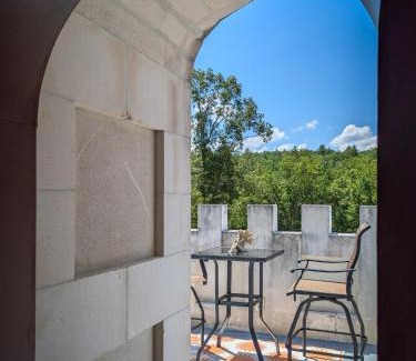 Helen Bed & Breakfast | Uhuburg Castle