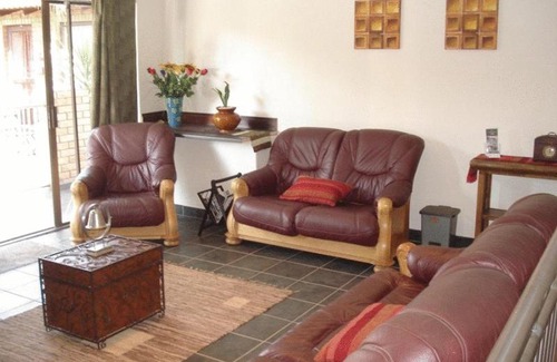 Eldoraigne House | Uitsigpark Guest@home4U