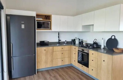 Pearly Beach House | Uitwaaien Beach Cottage - 250m from the beach!