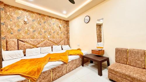 Ujjain Hotel | UJN-Hotel S Elite !Ujjain,Mahakaleshwar jyotilinga Temple & Railway station Spacious,Fully Air conditioned Rooms with Wifi And Parking, , BEST HOTEL IN UJJAIN