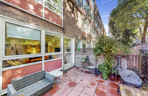 Euston Apartment | UK.LO.MUN - Charming 2-bedroom maisonette with private garden
