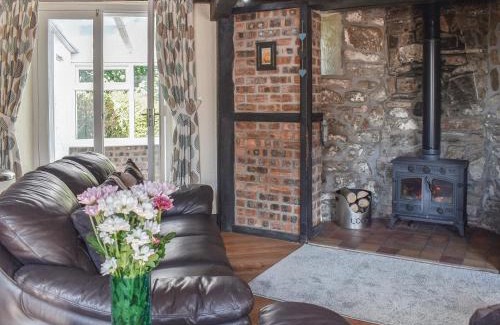 Brynsiencyn House | Uk40277 - Llys Elen Two