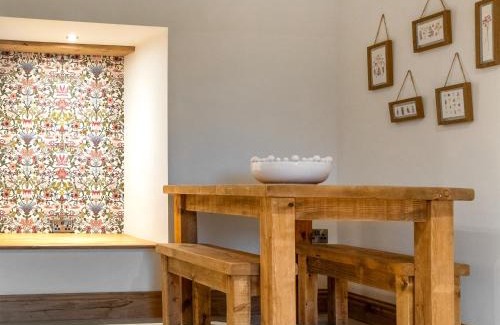 Llanfor House | Uk45796 - Ty Canol