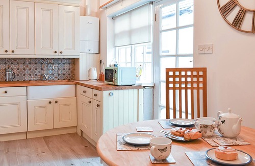 Littlehampton Cottage | UKC4174 The Cottage by the Sea