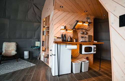 Oatmeal House | Ukiyo-Glamping Dome+Hot Tub