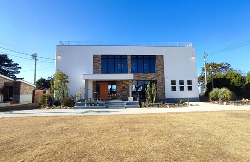 Shimizu Ward Apartment | 'Ulalena