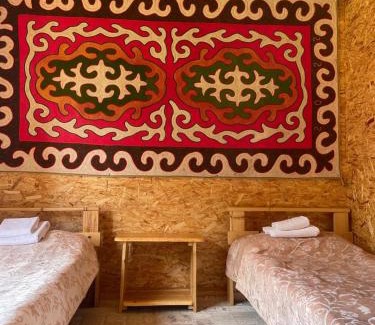 Chuy Province House | Ular Guest House