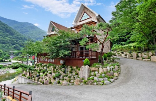 Ulsan Hotel | Ulsan (Baenaegol) Hugh Pension