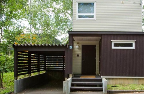 Hirafu House | Ultimate 3 Bedroom Vacation Chalet close to Ski Resort, Niseko Chalet 1012