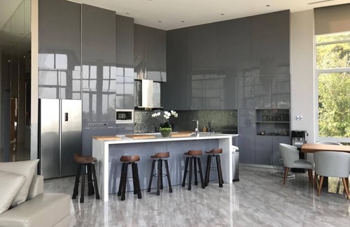 Kamala Villa | Ultimate 360 Deg, All Glass 18' Ceilings Sky-Villa Penthouse