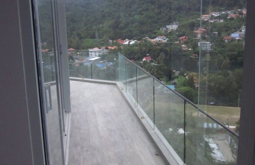 Kamala Villa | Ultimate 360 Deg, All Glass 18' Ceilings Sky-Villa Penthouse