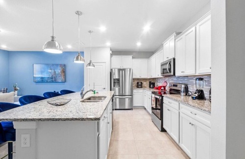 Tuscan Hills Villa | Ultimate 5 Bedroom Windsor Island Resort Pool home