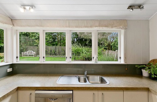 Taupo House | Ultimate 5-Star Getaway - Perfect for Any Season