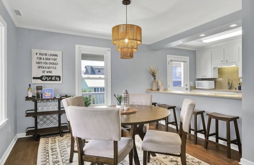 South End House | Ultimate Beach Retreat: 6BR/4BA, Pet Friendly, Across the street to Beach Access