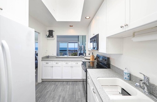Carlsbad House | Ultimate Beach House for Your Next Vacay~50 feet from the Beach!
