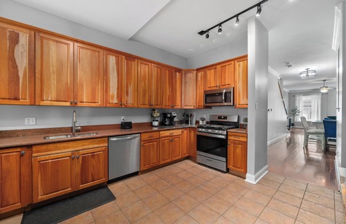 LaSalle Park House | Ultimate Convention and STL Getaway!