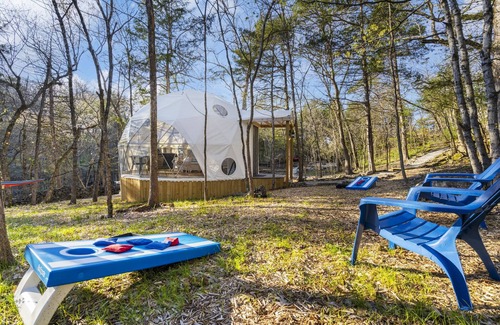 Eagle Rock House | Ultimate Couple's Getaway | Hot Tub & Trails