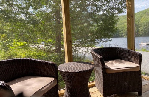 Adirondack Cabin | Ultimate couples getaway! Quiet and private Lakeside Cottage in the Adirondacks