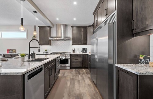 Southeast Calgary House | Ultimate Estate » Central AC » Karaoke » Billiards