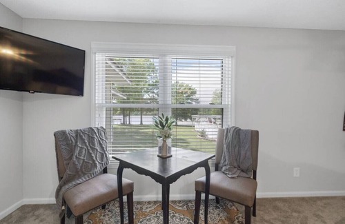 Hardwick House | Ultimate Family Fun Lakehouse w/pool and dock