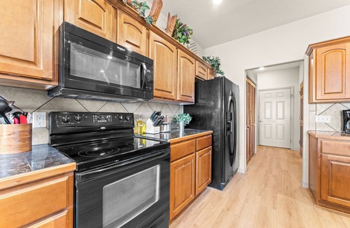 Branson West House | ULTIMATE Family Reunion! 5min to SDC ▪ Game Room ▪ Golf ▪ 3 Pools ▪ Pool Table