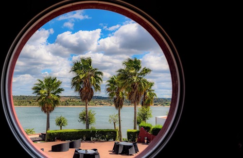 Ponte de Sor House | Ultimate Getaway! Outdoor Swimming Pool, Complimentary Parking, Great Views!