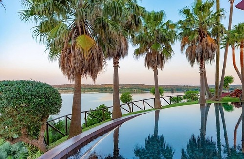 Ponte de Sor House | Ultimate Getaway! Outdoor Swimming Pool, Complimentary Parking, Great Views!
