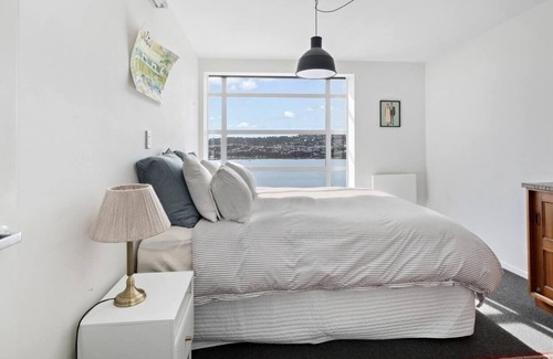 Miramar House | Ultimate getaway overlooking Wellington Harbour